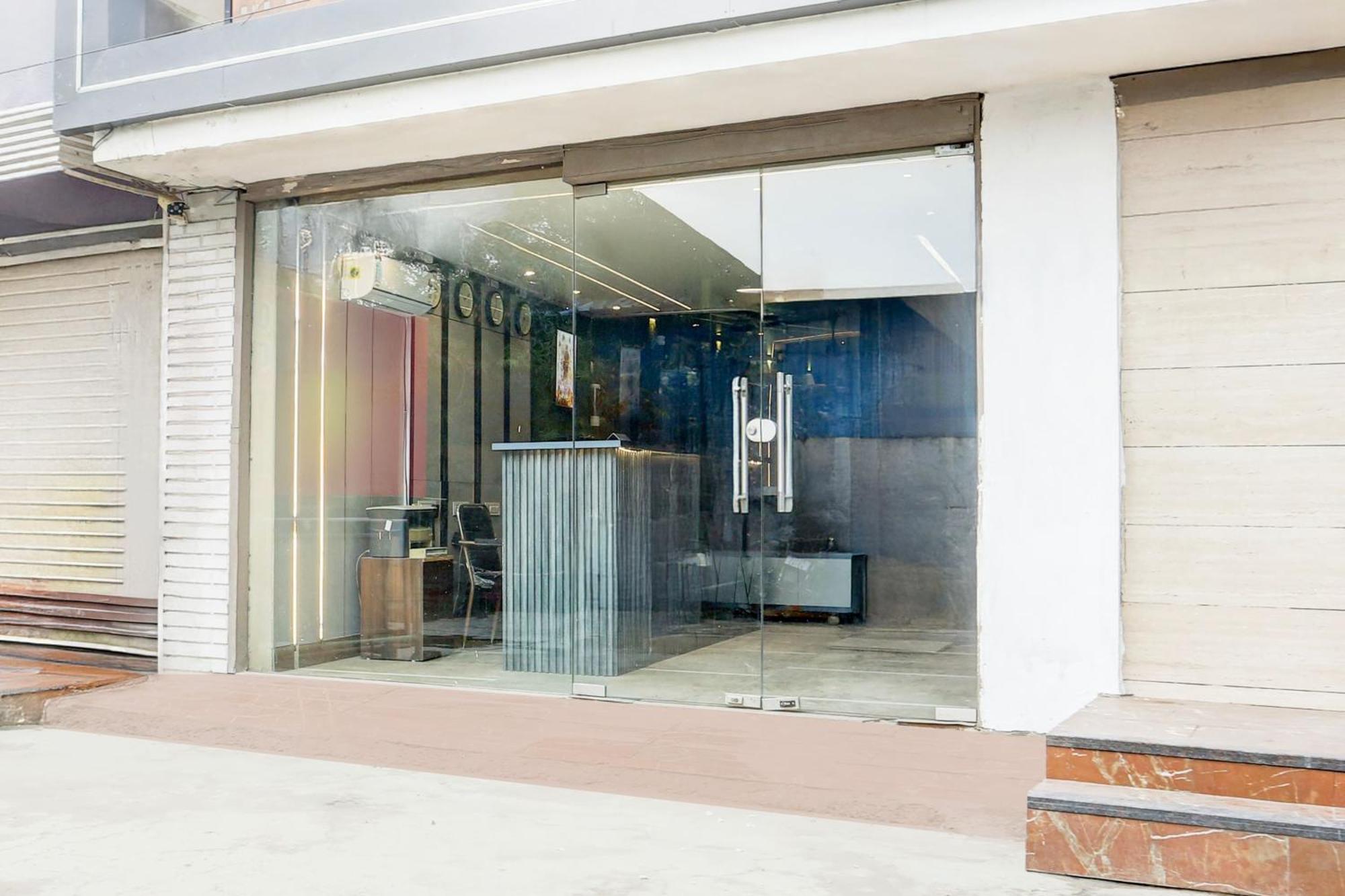 Super Townhouse Haibowal Chowk Ludhiana Eksteriør billede