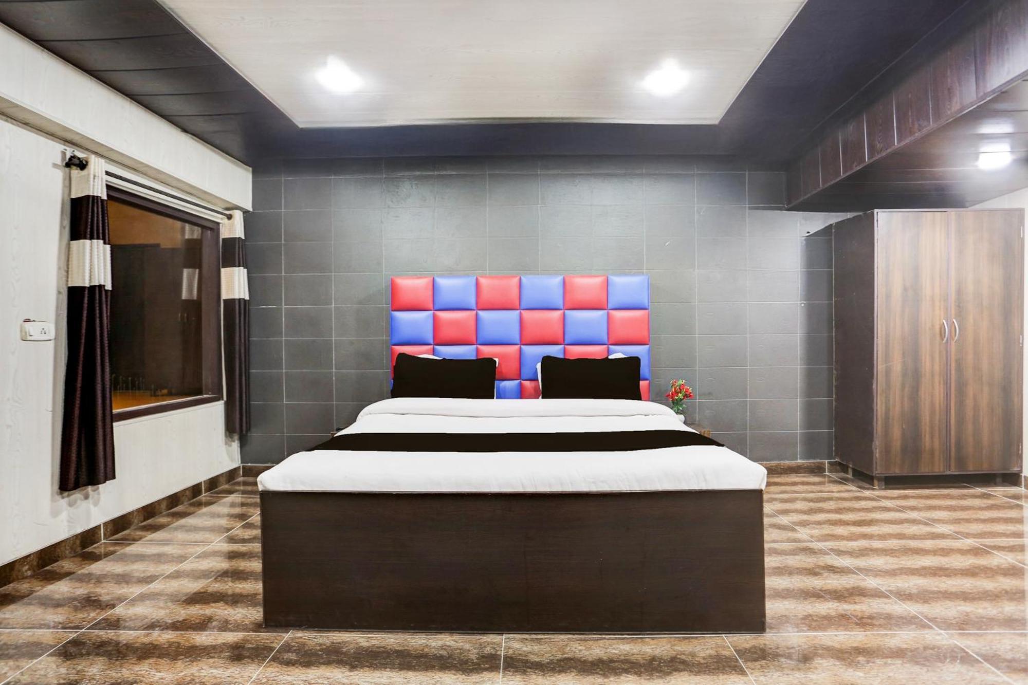 Super Townhouse Haibowal Chowk Ludhiana Eksteriør billede
