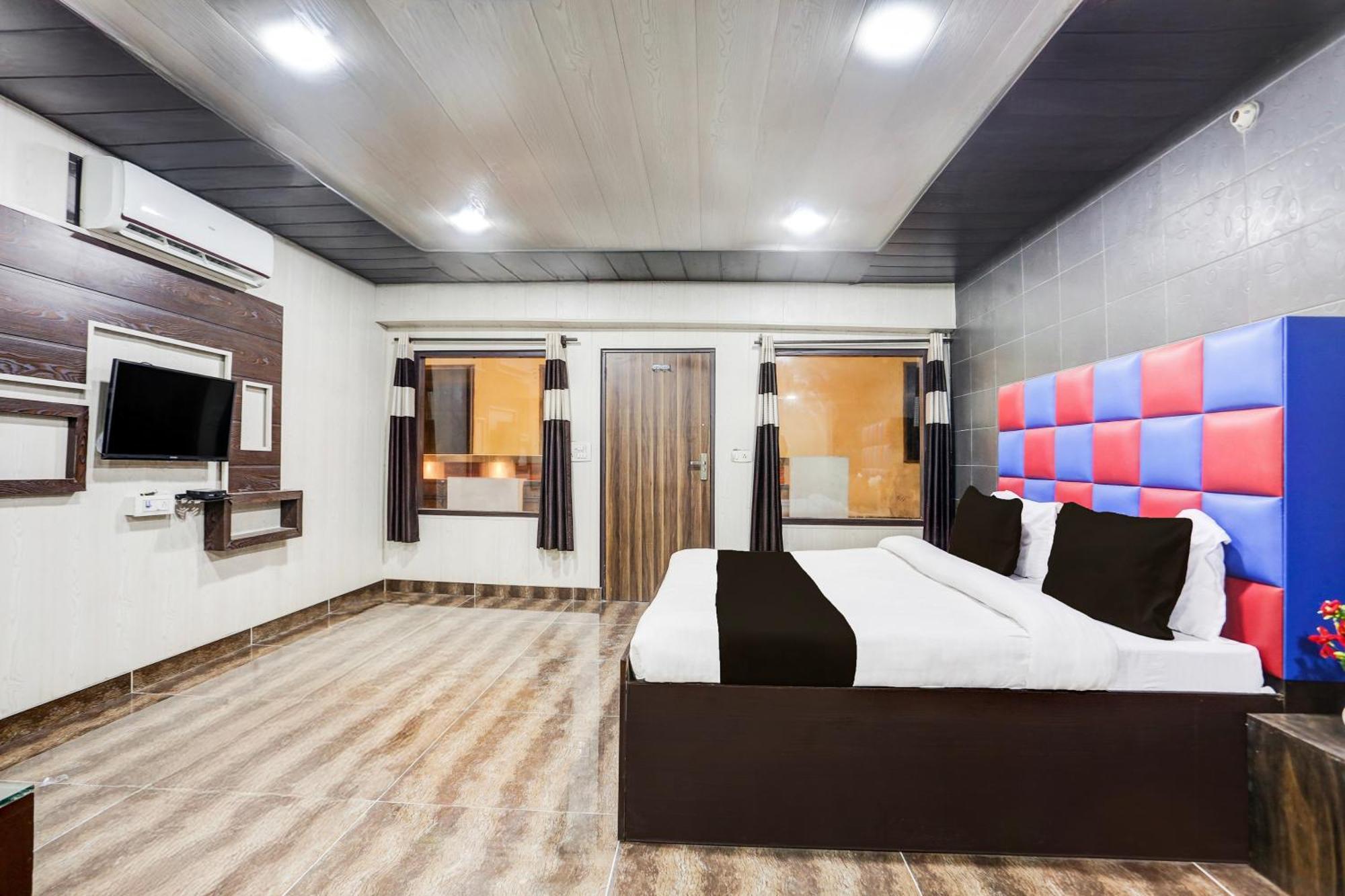 Super Townhouse Haibowal Chowk Ludhiana Eksteriør billede