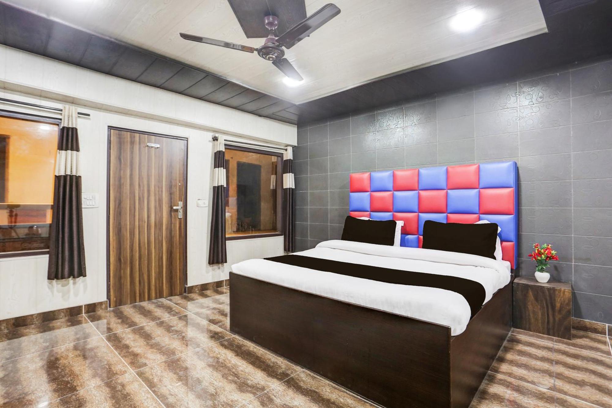 Super Townhouse Haibowal Chowk Ludhiana Eksteriør billede